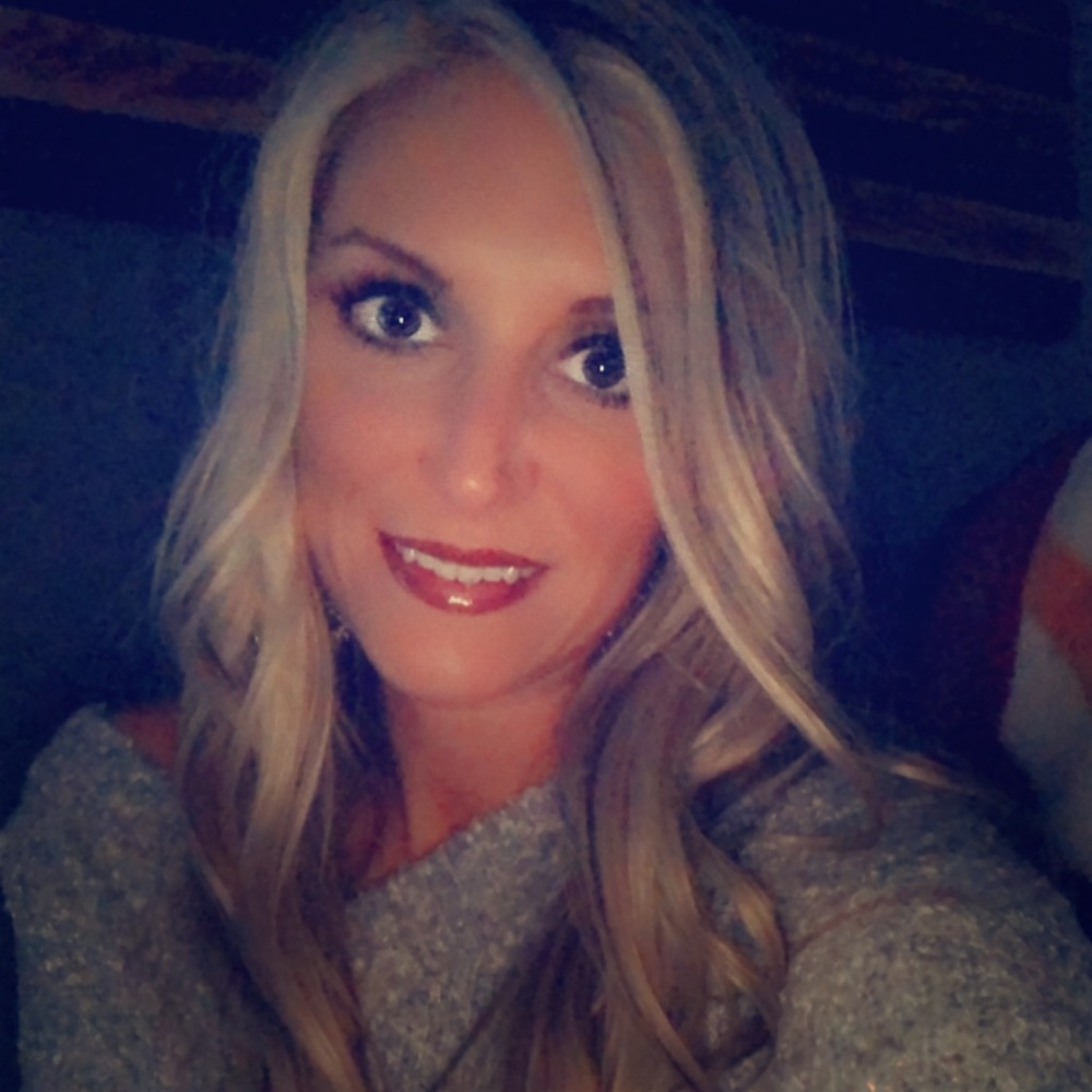 Meet your Posher, Courtney